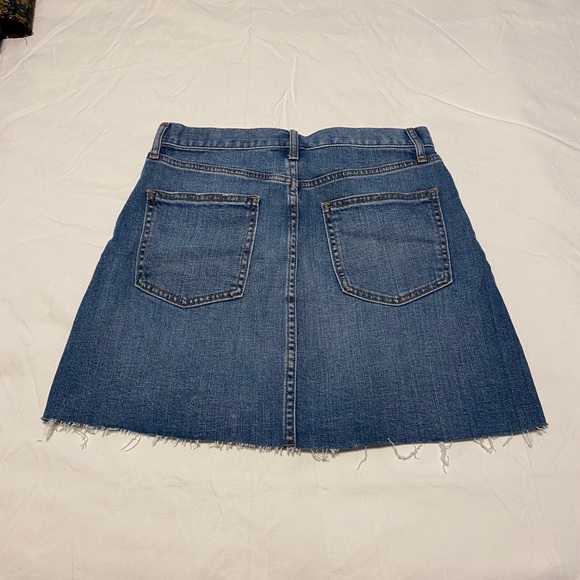 Gap jean skirt size 27, worn once - Picture 2 of 4